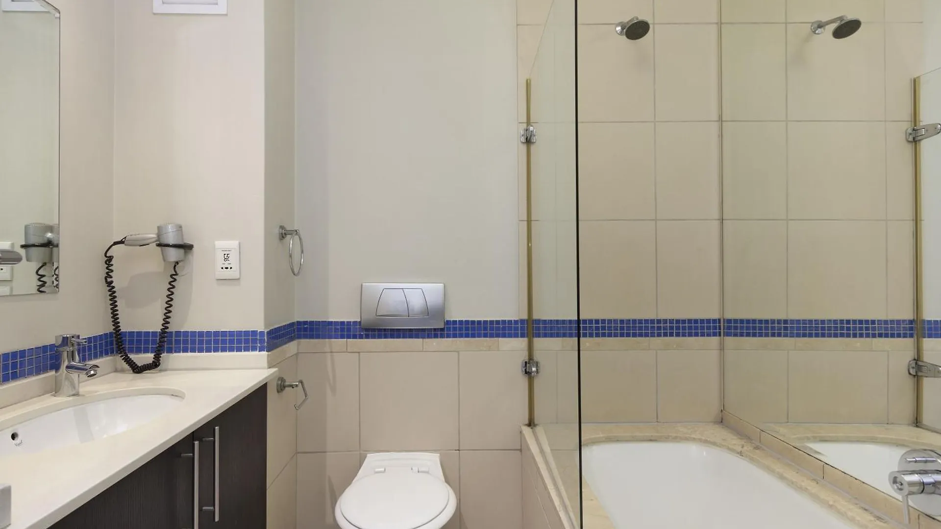 Lagoon Beach 302A By Hostagents Cape Town